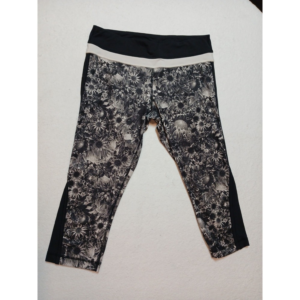 Lululemon Run Inspire Crop II Flowabunga Black Angel Wing Floral Leggings Size 6
